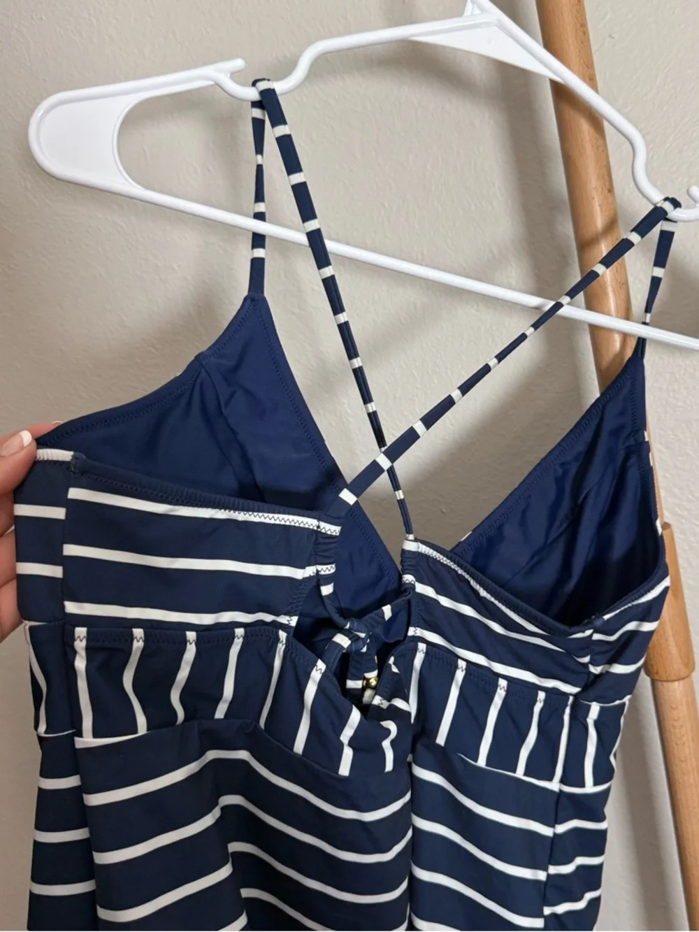 Vineyard Vines Navy Blue & White Striped Swimsuit 2 Pieces Set Women’s Size XS/S - Picture 3 of 6